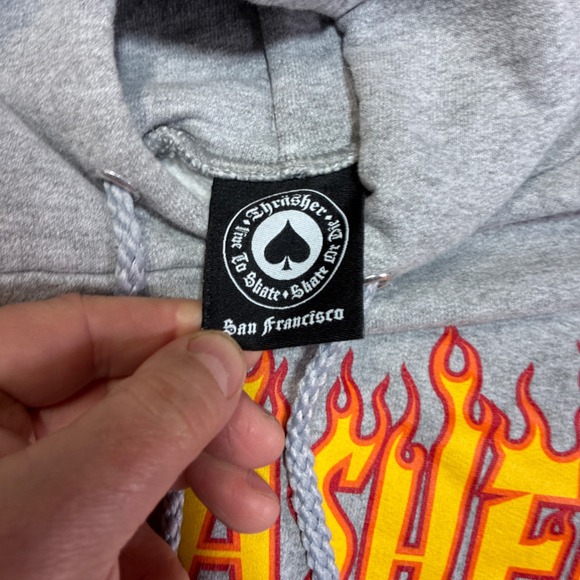Vintage Thrasher Flame Logo Hoodie Men Small Gray Pullover Skateboarding Graphic - Picture 2 of 8